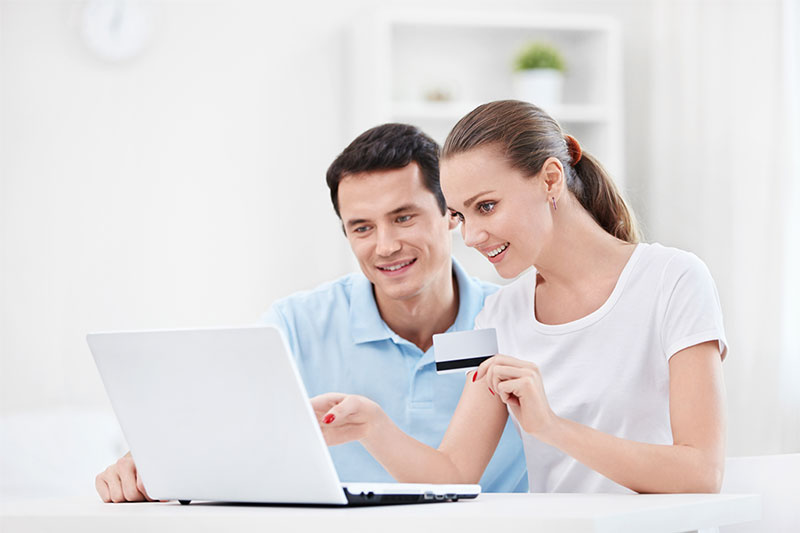 couple looking for the best debt consolidation companies